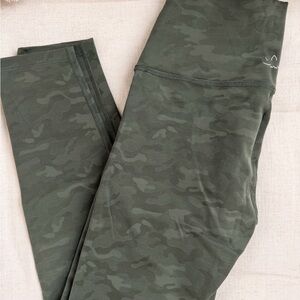 Beyond Yoga Olive Camouflage Leggings